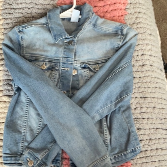 H&M Kids Blue Denim Jacket. Size 16 in Kids. Silver Buttons. - Picture 2 of 4